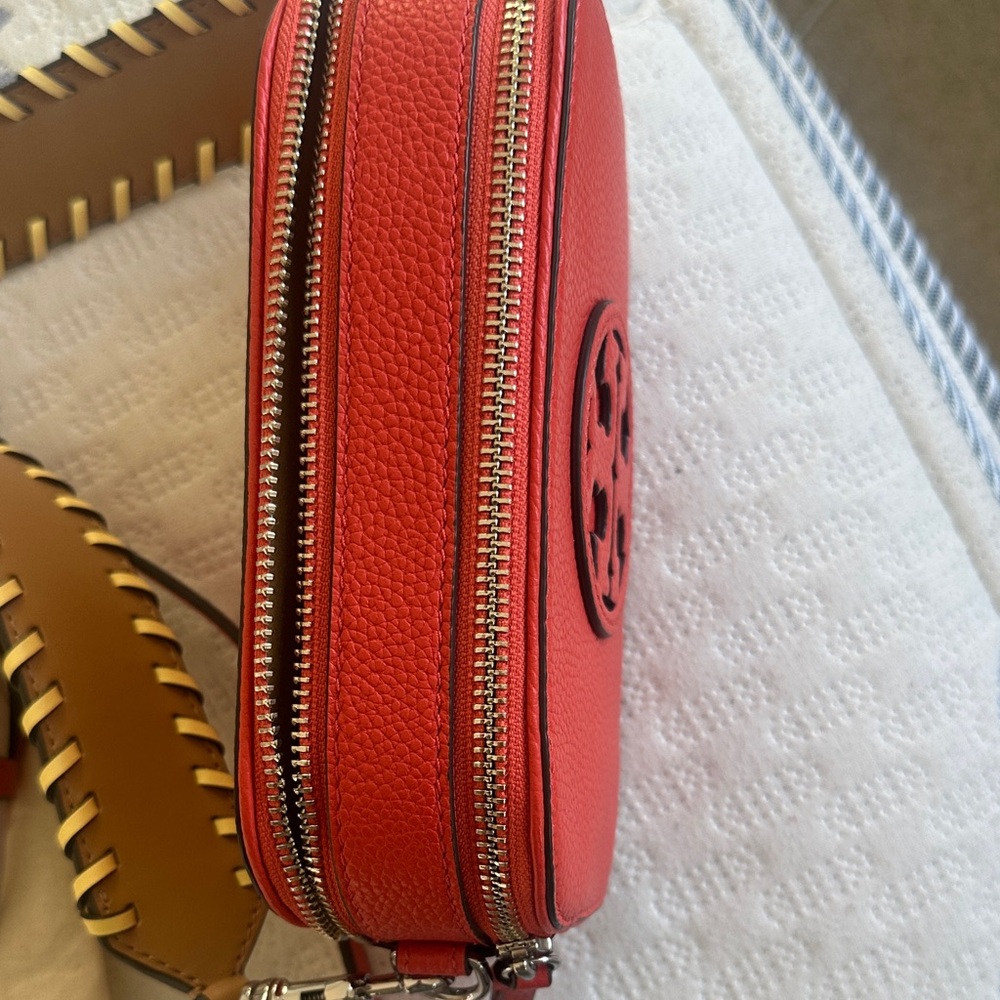 NWT Tory Burch Miller red Leather Crossbody Camera Bag with Strap(s) - Picture 4 of 5
